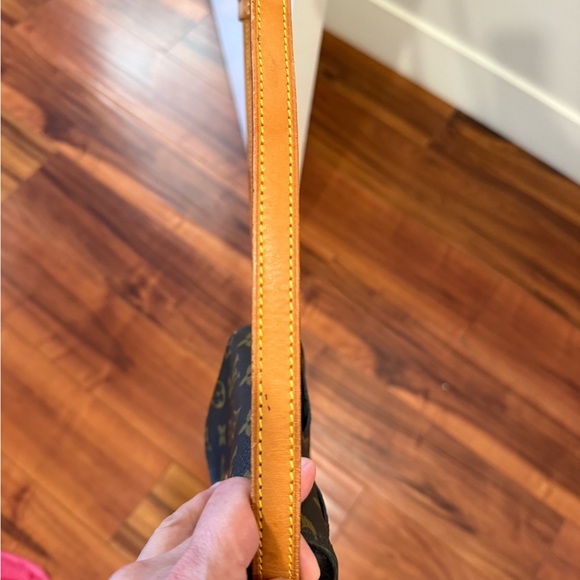 St Cloud Louis Vuitton PM Monogram Crossbody Bag - Picture 12 of 16